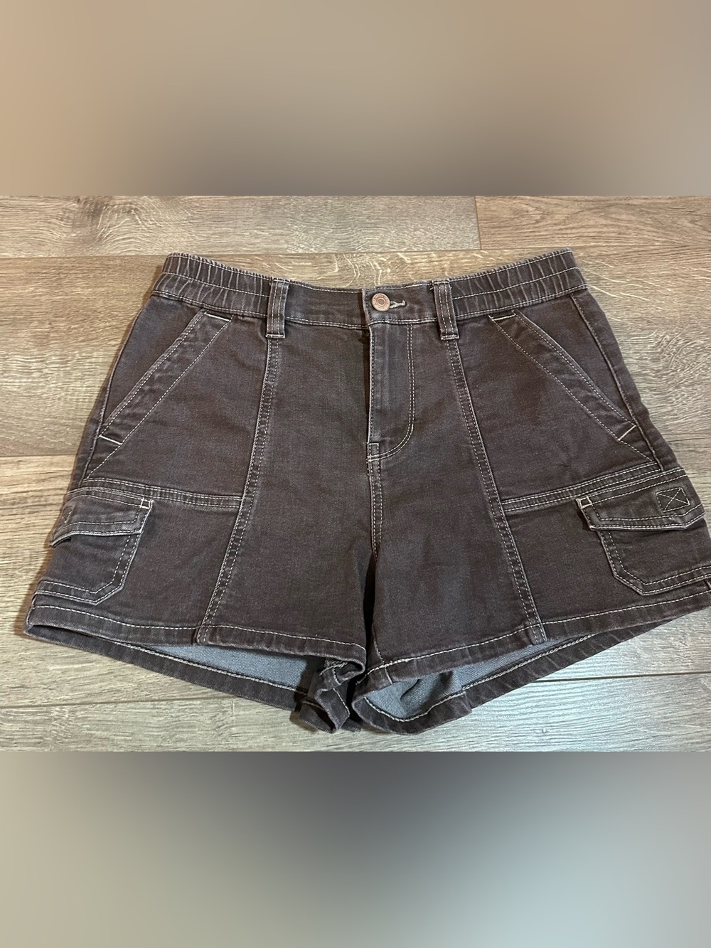 Dark Brown Cargo Shorts Size Small - Picture 2 of 10
